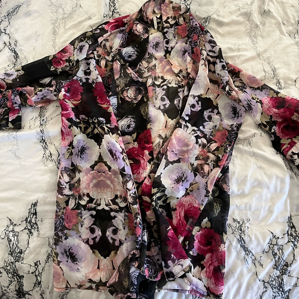 pacsun floral kimono XS/S